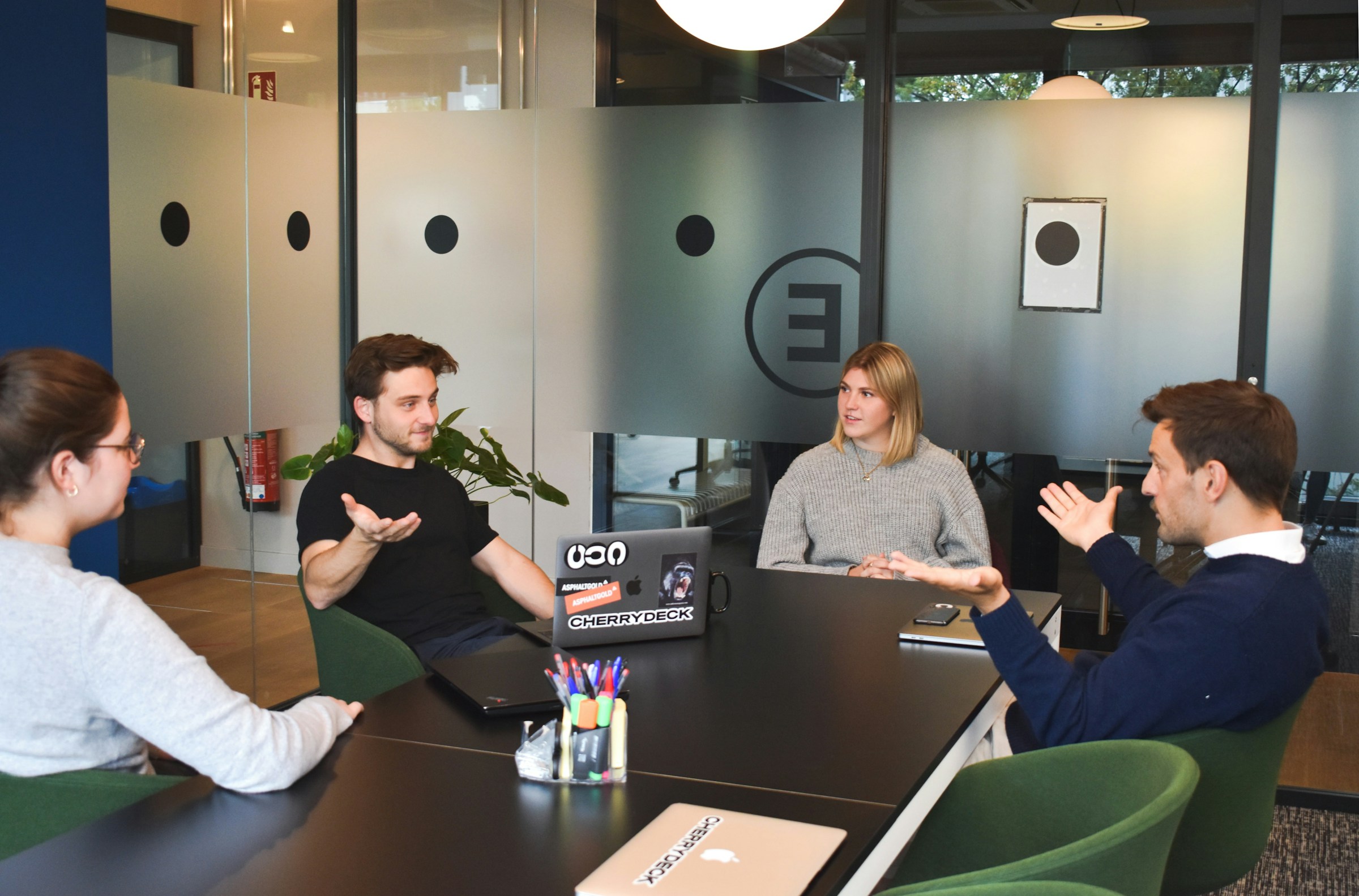 team discussion - ChatGPT Alternatives for Writing