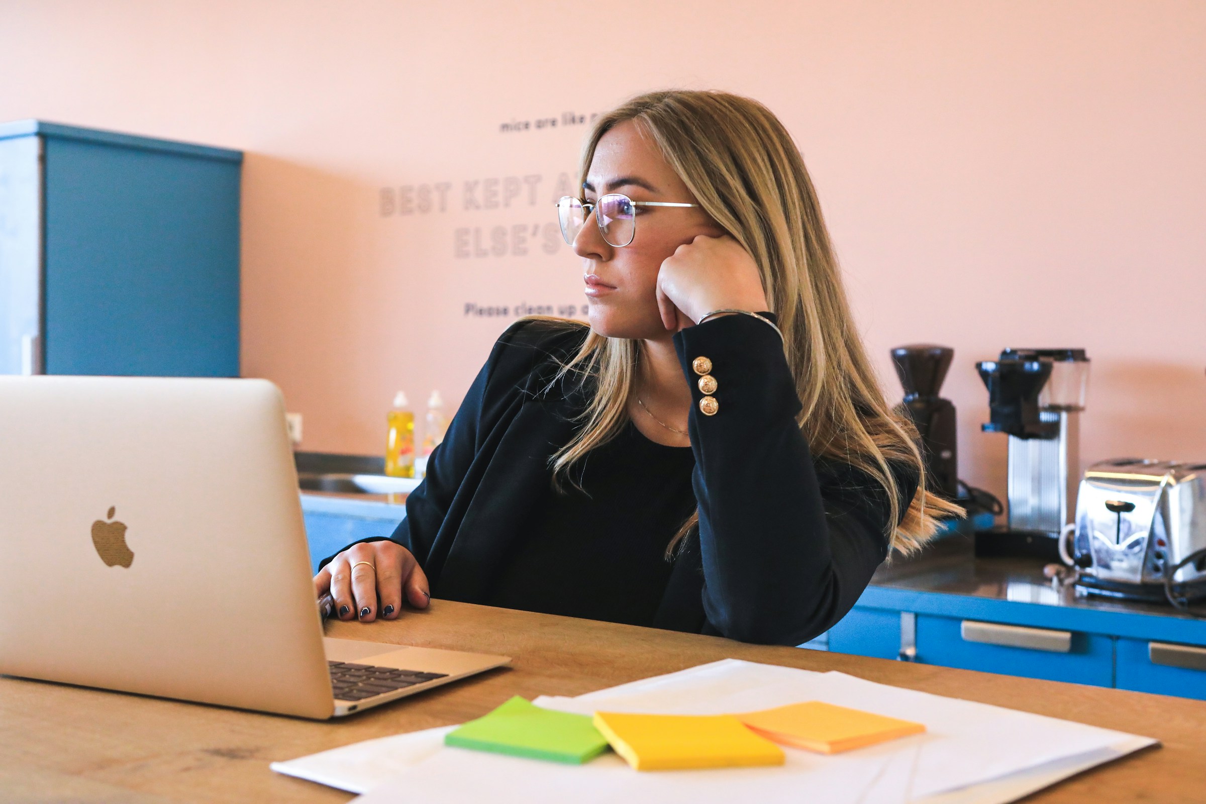 Woman Thinking - Best Copywriting Tools