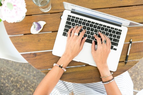 What Is an AI Writer and How Does It Work?